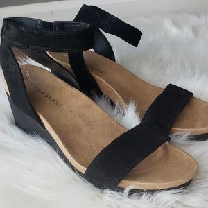 Lucky Brand size 9 wedges